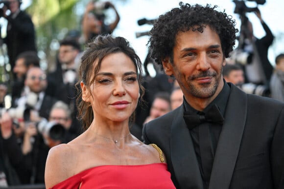 Tomer Sisley est à la tête d'une belle famille recomposée.
Sandra Zeitoun et Tomer Sisley assistant à la première du film "Emilia Perez" lors du 77e Festival de Cannes. Julien Reynaud/APS-Medias/ABACAPRESS.COM