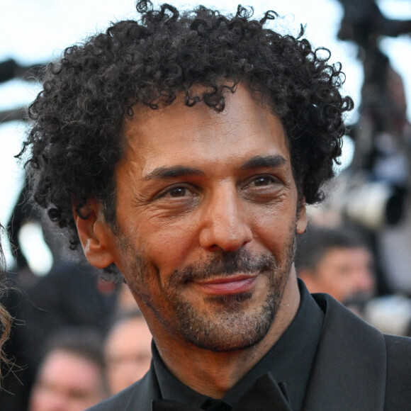 Tomer Sisley est à la tête d'une belle famille recomposée.
Sandra Zeitoun et Tomer Sisley assistant à la première du film "Emilia Perez" lors du 77e Festival de Cannes. Julien Reynaud/APS-Medias/ABACAPRESS.COM