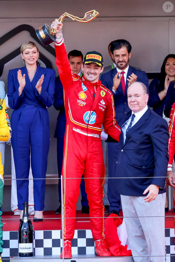 La princesse Charlène de Monaco, Louis Ducruet, Mohammed Ben Sulayem, président de la FIA, Marie Chevallier, Charles Leclerc et le prince Albert II de Monaco - La famille princière de Monaco sur le podium avec Charles Leclerc, vainqueur du Grand Prix de Formule 1 (F1) de Monaco, le 26 mai 2024. © Claudia Albuquerque/Bestimage 