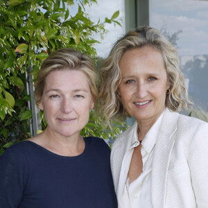 Exclusif - Anne-Élisabeth Lemoine et Caroline Roux - Déjeuner dans la loge de France Télévisions lors de la Finale Hommes des Internationaux de France de Tennis de Roland Garros 2024 - Jour 15 à Paris. Le 9 Juin 2024. © Bertrand Rindoff / Bestimage 