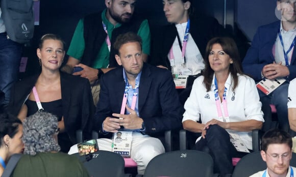 Brent John Nowicki, Anne Hidalgo - Célébrités assistent à la victoire de Léon Marchand qui devient champion Olympique sur 400 m 4 nages lors des Jeux Olympiques de Paris 2024 (JO) à Paris La Defense Arena à Nanterre le 28 juillet 2024. © Dominique Jacovides-Pierre Perusseau/Bestimage 