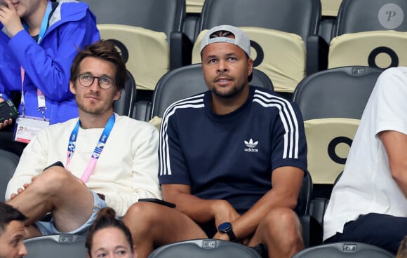 Jo-Wilfried Tsonga - Célébrités assistent à la victoire de Léon Marchand qui devient champion Olympique sur 400 m 4 nages lors des Jeux Olympiques de Paris 2024 (JO) à Paris La Defense Arena à Nanterre le 28 juillet 2024. © Dominique Jacovides-Pierre Perusseau/Bestimage 