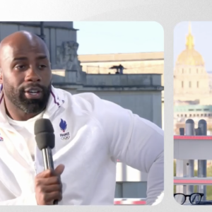 Laurent Delahousse pendant le JT de 20h sur France 2 avec Teddy Riner.