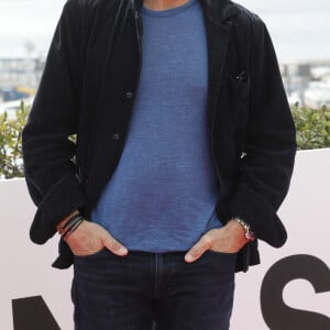 Frédéric Diefenthal au photocall de la série "Ici tout commence" lors de la 5ème saison du festival International des Séries "Canneseries" à Cannes, France, le 2 avril 2022. © Denis Guignebourg/Bestimage