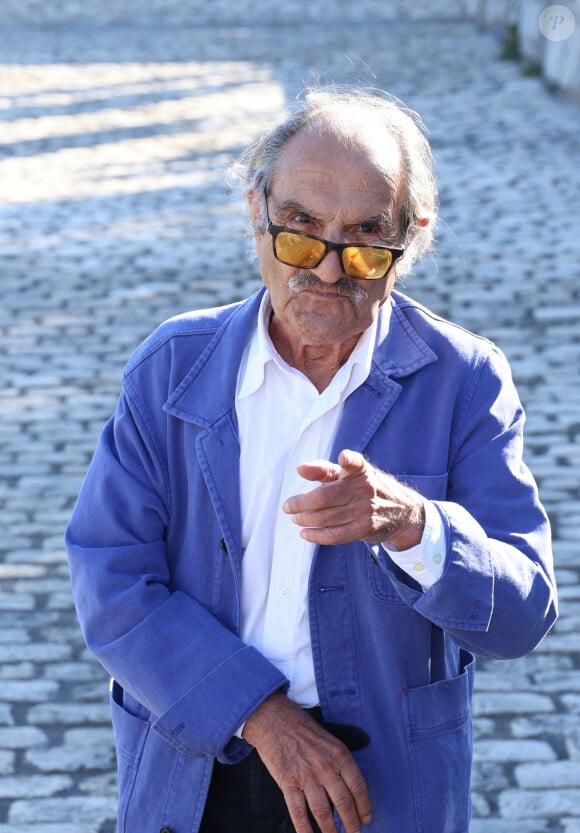 Gérard Hernandez lors du photocall de la série "Scènes de ménages" lors de la 25ème édition du Festival de la fiction de la Rochelle, France, le 13 septembre 2023. © Denis Guignebourg/BestImage 