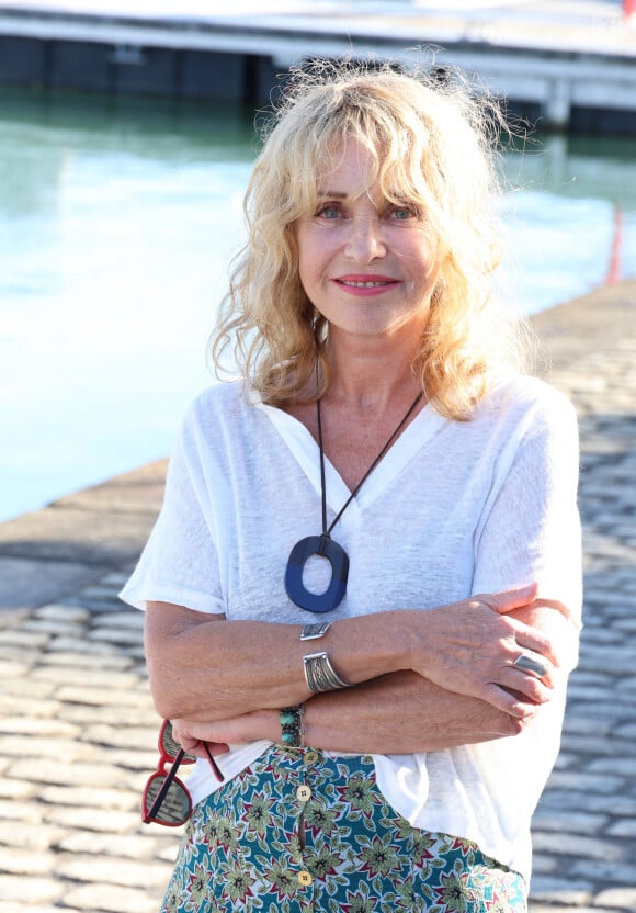 Fanny Cottençon lors du photocall de la série "Scènes de ménages" lors de la 25ème édition du Festival de la fiction de la Rochelle, France, le 13 septembre 2023. © Denis Guignebourg/BestImage 