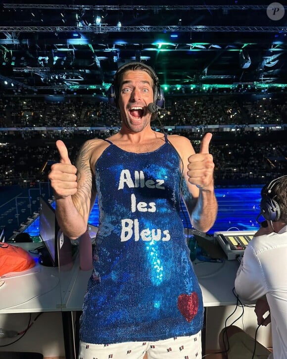 Camille Lacourt en robe à paillettes sur France 2 suite à un pari de Laure Manaudou. Instagram le 2 août 2024.