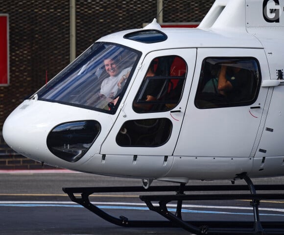 Londres, ROYAUME-UNI - Tom Cruise et Connor Cruise arrivent à un héliport dans le centre de Londres.