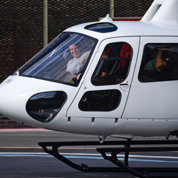 Londres, ROYAUME-UNI - Tom Cruise et Connor Cruise arrivent à un héliport dans le centre de Londres.