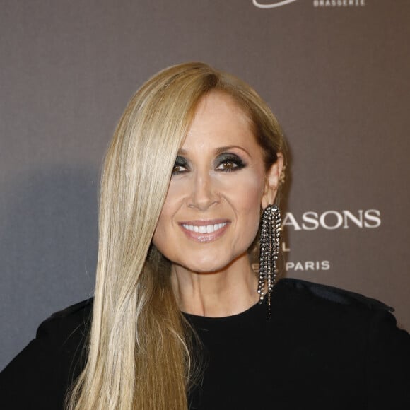 En effet, les ex-amoureux vont se retrouver côte à côte dans l'espoir de se créer une équipe solide de talents. 
Lara Fabian au photocall de la 11ème édition de la soirée Global Gift Gala à l'hôtel Four Seasons George V à Paris le 30 septembre 2023. © Marc Ausset-Lacroix / Bestimage