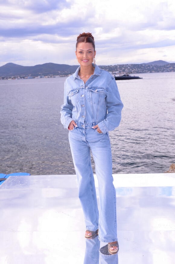 Caroline Receveur au défilé Etam Croisière 2023 à Saint-Tropez le 11 mai 2023. © Rachid Bellak / Bestimage