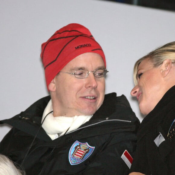 Le Prince Albert II de Monaco et une amie sud-africaine, Charlene Wittstock, assistent à la cérémonie d'ouverture des XXème Jeux Olympiques d'hiver à Turin, Italie, le 10 février 2006. Les Jeux se déroulent du vendredi 10 février au 26 février 2006. Photo Gouhier-Nebinger-Orban/ABACAPRESS.COM