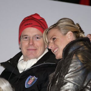 C'est aussi lors de Jeux Olympiques, ceux de Turin, en 2006, qu'ils ont officilialisé leur relation.Le Prince Albert II de Monaco et une amie sud-africaine, Charlene Wittstock, assistent à la cérémonie d'ouverture des XXème Jeux Olympiques d'hiver à Turin, Italie, le 10 février 2006. Les Jeux se déroulent du vendredi 10 février au 26 février 2006. Photo Gouhier-Nebinger-Orban/ABACAPRESS.COM