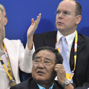 S.A.S. le Prince Albert II de Monaco et Charlene Wittstock assistent à la finale de natation le troisième jour des XXIXe Jeux Olympiques au centre aquatique national olympique à Pékin, Chine, le 11 août 2008. Photo par Gouhier-Hahn-Nebinger/Cameleon/ABACAPRESS.COM