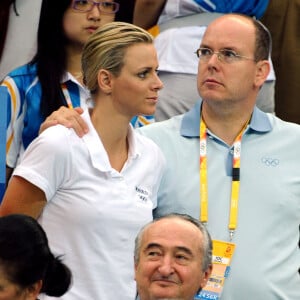 S.A.S. le Prince Albert II de Monaco et Charlene Wittstock soutiennent l'équipe sud-africaine et Michael Phelps lors de la finale du 4X100m 4 nages au National Aquatic Center lors de la 9ème journée des Jeux Olympiques de Pékin 2008, Chine, le 16 août 2008. Photo par Hahn/Gouhier/Nebinger/ABACAPRESS.COM