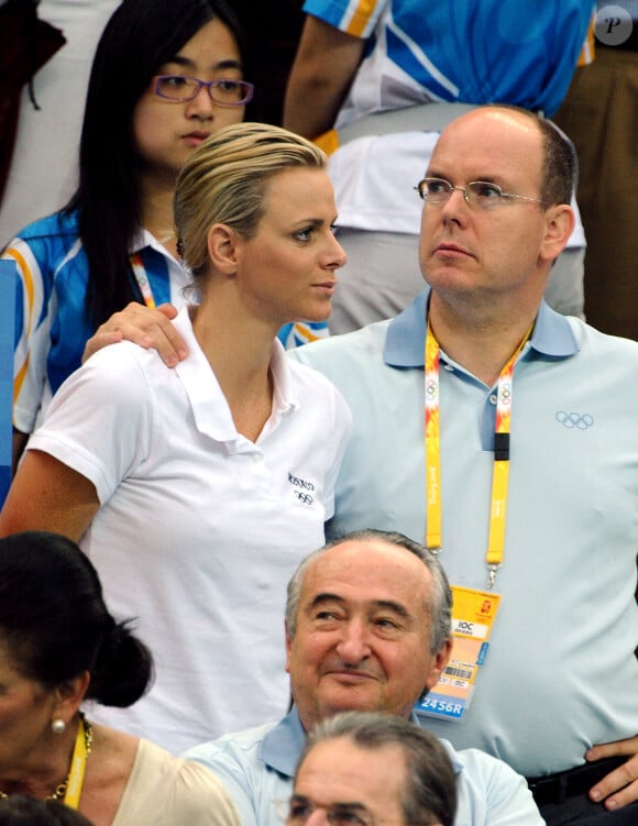 S.A.S. le Prince Albert II de Monaco et Charlene Wittstock soutiennent l'équipe sud-africaine et Michael Phelps lors de la finale du 4X100m 4 nages au National Aquatic Center lors de la 9ème journée des Jeux Olympiques de Pékin 2008, Chine, le 16 août 2008. Photo par Hahn/Gouhier/Nebinger/ABACAPRESS.COM