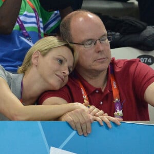 Le Prince Albert II de Monaco et la Princesse Charlène de Monaco suivent l'équipe de natation sud-africaine dans le centre aquatique des Jeux Olympiques de Londres, le 31 juillet 2012. Photo par Guibbaud-Gouhier-JMP/ABACAUSA.COM