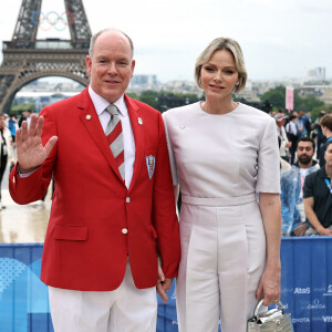 Albert de Monaco et Charlene ont honoré de leur présence les JO de Paris...Albert II, Prince de Monaco et son épouse Charlène, Princesse de Monaco, arrivant au Trocadéro avant la cérémonie d'ouverture des Jeux Olympiques d'été de Paris 2024. Photo par Christophe Petit Tesson/PA/ABACAPRESS.COM