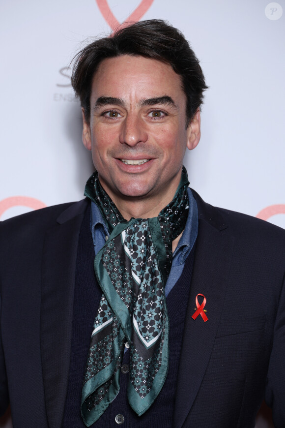 Julian Bugier - Photocall de la soirée de lancement du "Sidaction" au théâtre Edouard VII à Paris le 4 mars 2024. © Denis Guignebourg/Bestimage