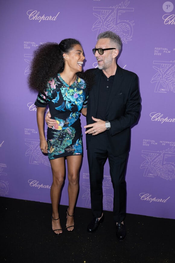 Tina Kunakey et son mari Vincent Cassel - Photocall du dîner du 75ème Festival International du Film de Cannes. Le 24 mai 2022 © Olivier Borde / Bestimage 