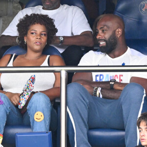 Dans les tribunes du Parc des princes
Teddy Riner et sa femme Luthna Plocus en tribunes pendant l'épreuve finale de football opposant la France à l'Espagne lors des Jeux Olympiques de Paris 2024 (JO) au Parc des Princes, à Paris, France, le 9 août 2024. © Jacovides-Perusseau/Bestimage 