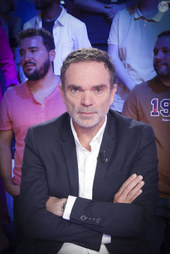 Exclusif - Yann Moix sur le plateau de l'émission Touche pas à mon poste (TPMP) diffusée en direct sur C8 le 10 octobre 2023. © Jack Tribeca / Bestimage