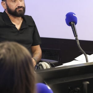 Baba récupèrera de son côté lui aussi sa case horaire sur C8, à partir du 2 septembre. Et même en direct ! 
Exclusif - Cyril Hanouna, sur le plateau de l'émission " On Marche Sur La Tête " présentée pa C.Hanouna dans les studios d' Europe 1 à Paris, France, le 28 juin 2024. © Jack Tribeca/Bestimage