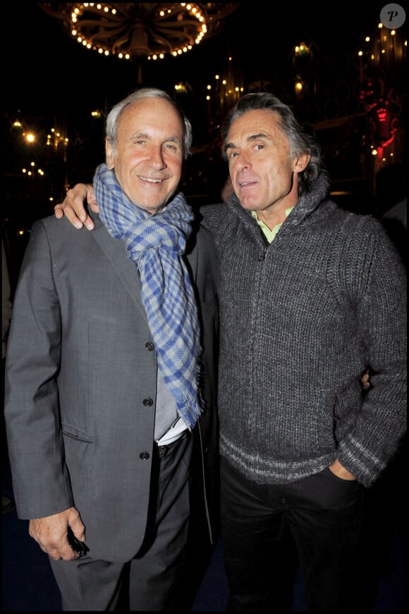 Patrice Laffont et Gérard Holtz à la générale du spectacle "Zorro, le musical" aux Folies Bergères