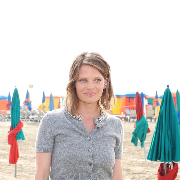 Melanie Thierry au photocall du jury Révélations sur les planches lors du 49ème Festival du Cinéma Américain de Deauville, le 6 septembre 2023. © Denis Guignebourg/Bestimage