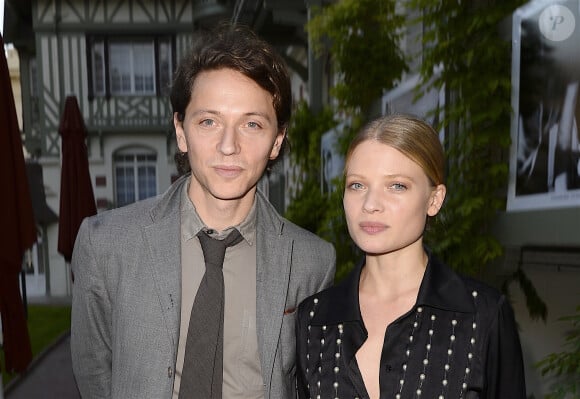 Le chanteur Raphaël et sa compagne Mélanie Thierry - Inauguration de l'hôtel Barrière Le Normandy à Deauville, le 18 juin 2016. © Coadic Guirec/Bestimage ( No Web No Blog pour la Belgique et la Suisse) 