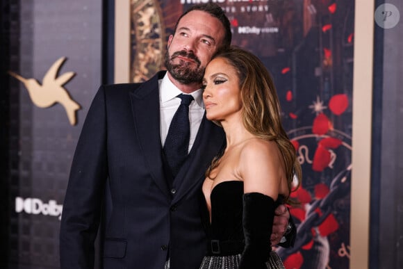 Ben Affleck et Jennifer Lopez à l'avant-première de 'This Is Me...Now: A Love Story' à Hollywood.