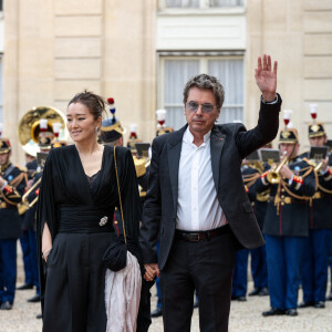 Le compositeur avait officialisé sa liaison lors d'une visite à l'Élysée.
Gong-Li et Jean-Michel Jarre arrivent pour un dîner d'État au Palais de l'Élysée à Paris, France, le 6 mai 2024, au premier jour de la visite d'État du président chinois en France. Photo par Ammar Abd Rabbo/ABACAPRESS.COM