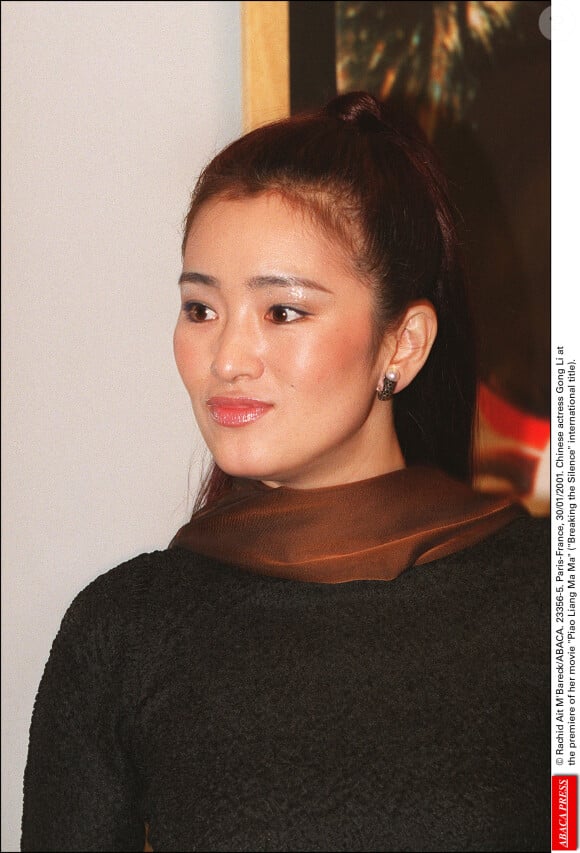 Rachid Ait M'Bareck/ABACA. Paris-France, 30/01/2001. L'actrice chinoise Gong Li à la première de son film Piao Liang Ma Ma (Breaking the Silence titre international).