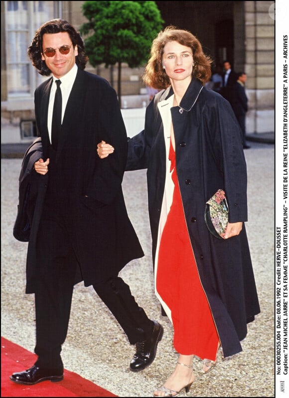 L'ancien mari de Charlotte Rampling fête aujourd'hui ses 76 ans.Jean-Michel Jarre et sa femme Charlotte Rampling - visite de la reine Elizabeth d'Angleterre à Paris - 1992