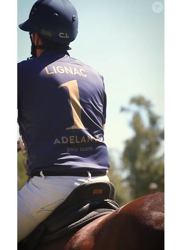 Un goût de la transmission qu'on retrouve aussi dans ses émissions, comme "Ma recette est la meilleure de France", qui revient à la rentrée.
Dans une story sur Instagram, Cyril Lignac fait part de sa passion pour le polo. Capture ©Instagram.