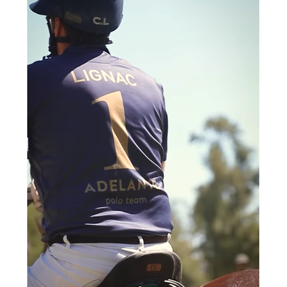 Un goût de la transmission qu'on retrouve aussi dans ses émissions, comme "Ma recette est la meilleure de France", qui revient à la rentrée.
Dans une story sur Instagram, Cyril Lignac fait part de sa passion pour le polo. Capture ©Instagram.