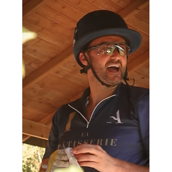"L'équitation est un sport d'humilité, on n'est jamais plus fort que l'animal", confie Cyril Lignac à TV Magazine.
Dans une story sur Instagram, Cyril Lignac fait part de sa passion pour le polo. Capture ©Instagram.