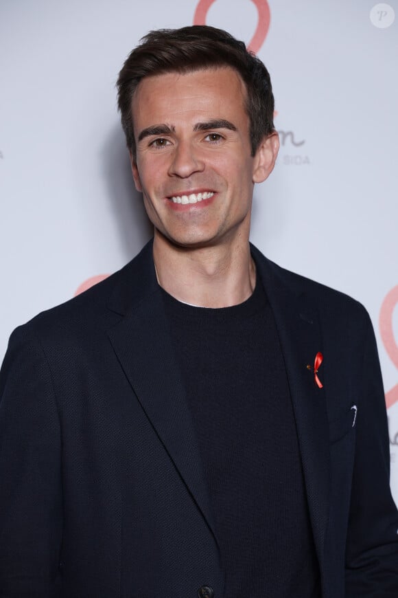 de l'île de Ré. Un lieu magique et romantique avec couché de soleil en fond. Des vacances qui font certainement du bien après son marathon sur France Télévisions 

Jean-Baptiste Marteau - Photocall de la soirée de lancement du "Sidaction" au théâtre Edouard VII à Paris le 4 mars 2024. © Denis Guignebourg/Bestimage 