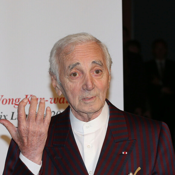 Charles Aznavour lors du photocall de la soirée de remise de prix au Festival Lumière à Lyon le 20 octobre 2017. 