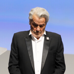 Un hommage très intime sera donc organisé pour Alain Delon
Alain Delon - Remise de la Palme d'Honneur à Alain Delon lors du 72ème Festival International du Film de Cannes. On may 19th 2019 © Jacovides-Moreau / Bestimage 