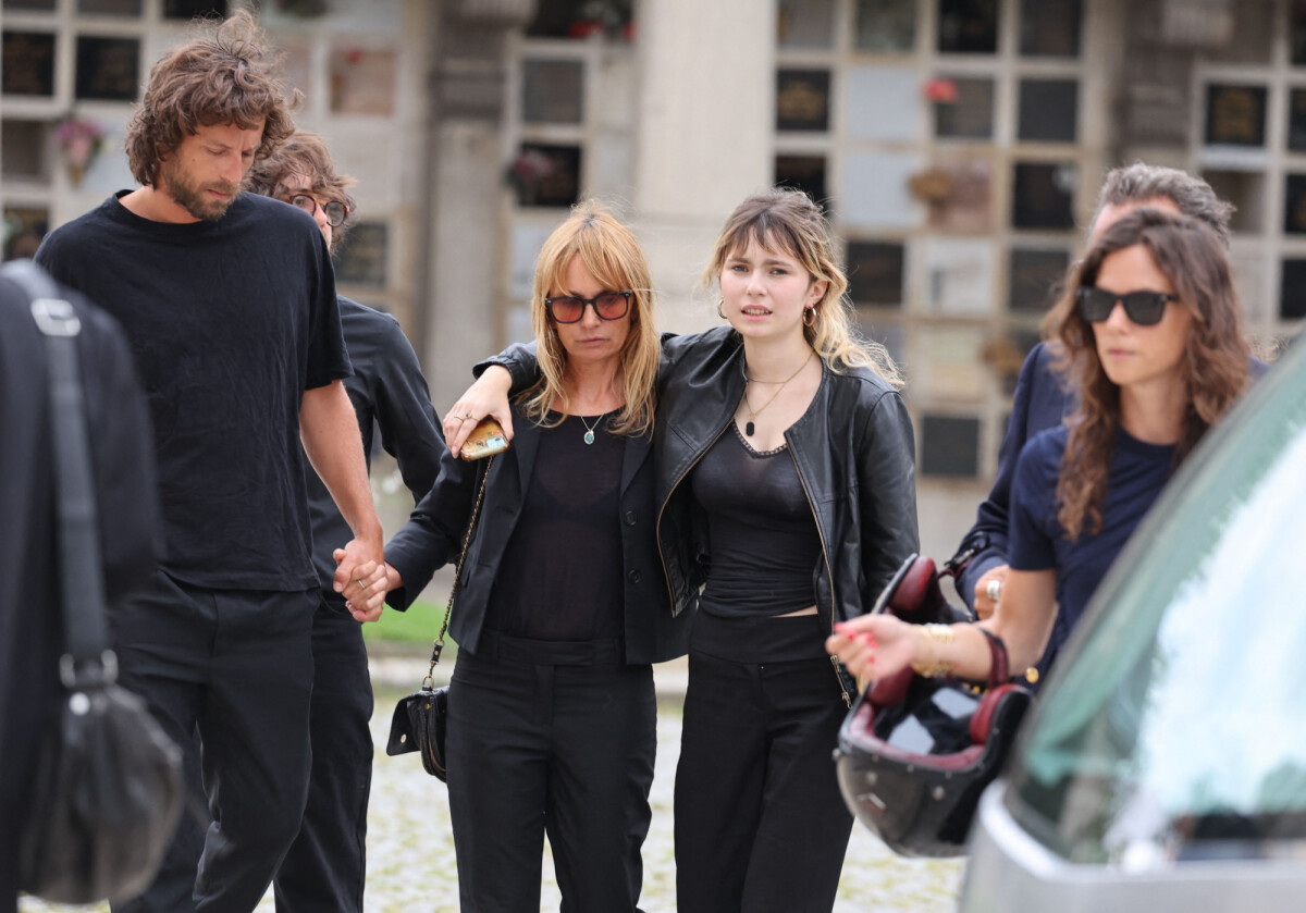 Photo : Axelle Laffont entourée de son compagnon Romain Sichez et de sa ...