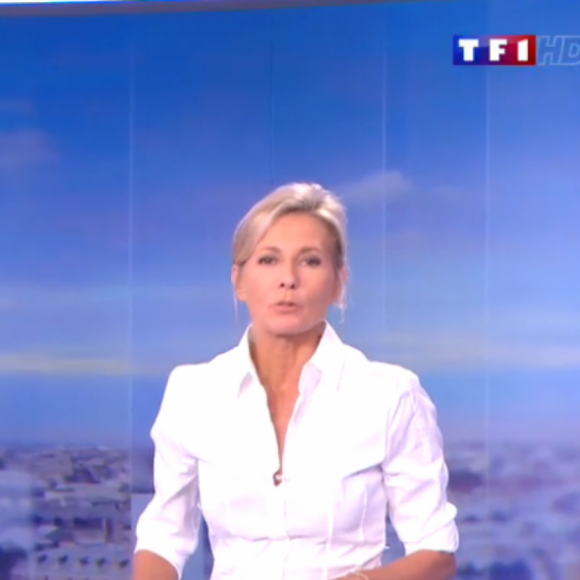 En 2015, TF1 a évincé Claire Chazal de la présentation de ses JT du week-end
Claire Chazal lors de ses adieux aux JT du week-end de TF1