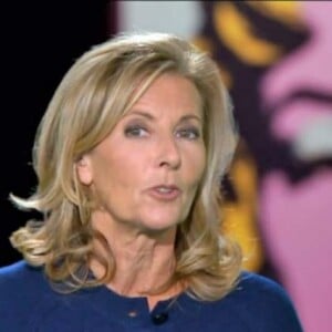 L'émission culturelle de Claire Chazal a ensuite été basculée sur France 2, chaîne qui a décidé d'y mettre fin en 2021
Claire Chazal sur le plateau de "Passage des arts"