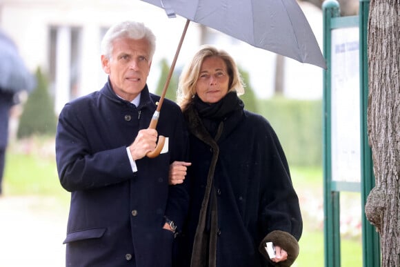 Christophe de Backer, Claire Chazal - Arrivées aux obsèques de l'avocat Hervé Temime au cimetière du Montparnasse à Paris, France, le 14 avril 2023. © Clovis-Jacovides/Bestimage 