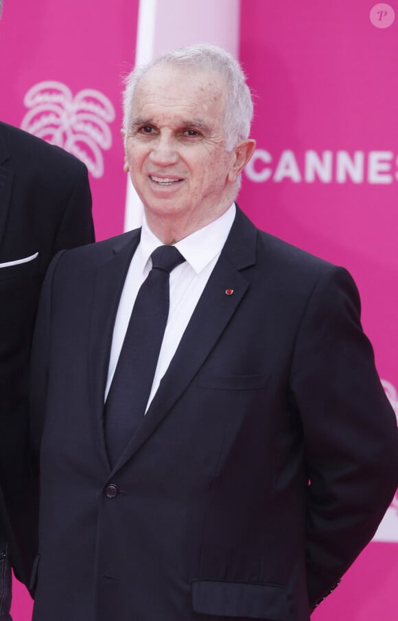 Alain Terzian - Soirée d'ouverture de CanneSeries Saison 6 au Palais des Festivals de Cannes le 14 Avril 2023. © Denis Guignebourg/Bestimage 