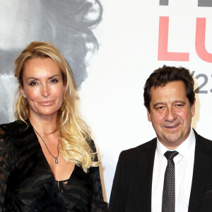 Laurent Gerra et sa femme Christelle Bardet - Photocall lors de la cérémonie d'ouverture de la 14ème édition du Festival Lumière 2022 à la Halle Tony Garnier à Lyon le 15 octobre 2022. © Domnique Jacovides / Bestimage