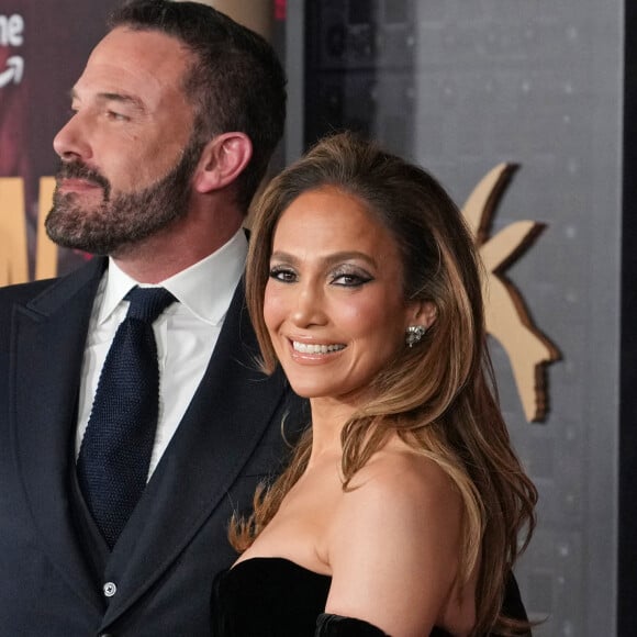 (G-R) Ben Affleck et Jennifer Lopez lors de la première à Los Angeles du film Amazon MGM Studios' This Is Me...Now : A Love Story Los Angeles Premiere au Dolby Theatre à Hollywood, Los Angeles, CA, USA le mardi 13 février 2024. Photo par Sthanlee B. Mirador/SPUS/ABACAPRESS.COM