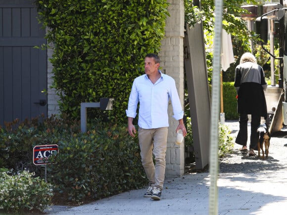 En effet, il a été photographié  dans un bar, en compagnie d'une très belle brune de 36 ans, issue d'une célèbre famille américaine
Ben Affleck fait des courses à Los Angeles, CA, USA le 13 juin 2024. Photo par BauerGriffin/INSTARimages/ABACAPRESS.COM