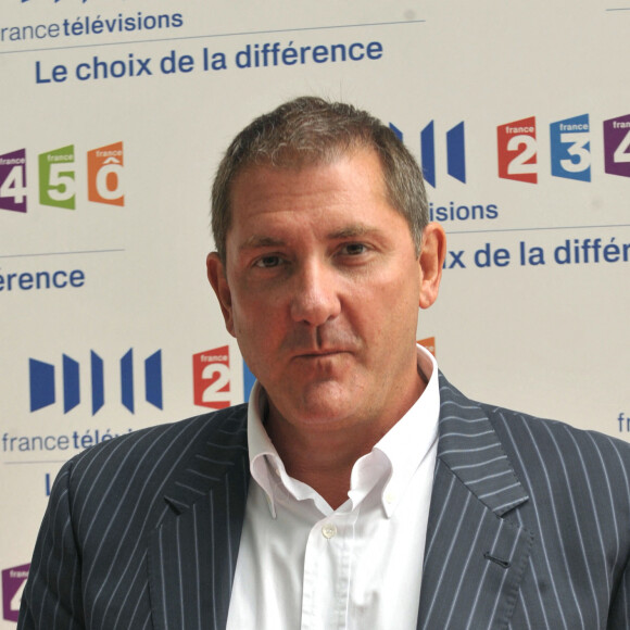 Le présentateur Yves Calvi assiste à la conférence de presse de France Télévisions à Paris, France, le 28 août 2008. Photo par Guignebourg-Gorassini/ABACAPRESS.COM