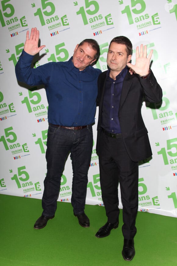 Thierry Guerrier et Yves Calvi arrivent à la célébration du 15ème anniversaire de France 5 à la Salle Pleyel à Paris, France, le 10 novembre 2009. Photo par Denis Guignebourg/ABACAPRESS.COM